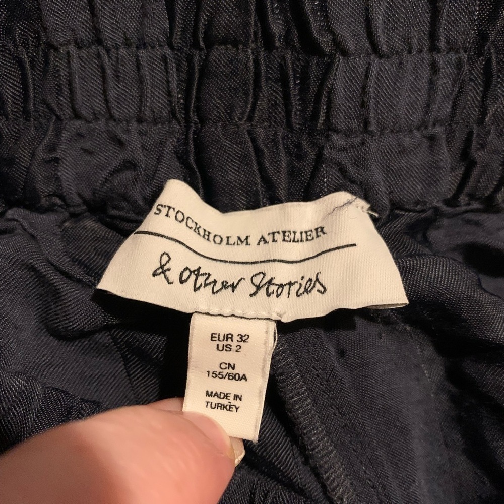 EUC Stockholm Atelier & Other Stories size 2 Navy Blue Striped Rayon pants - Picture 3 of 4